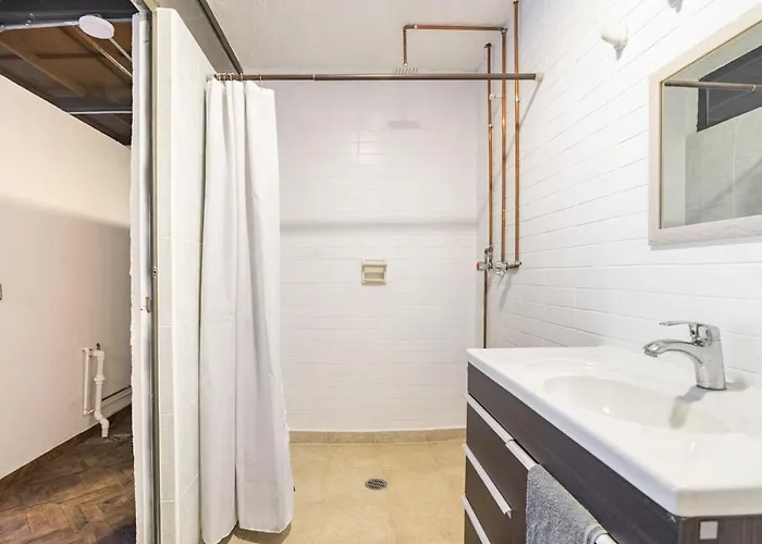 Great Roma Norte Spot Sleeps 16 In 4br
